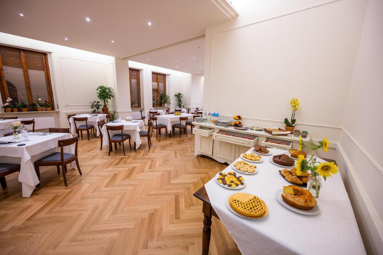 Hotel Moderno 3*