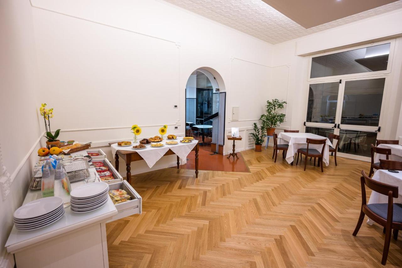 Hotel Moderno 3*