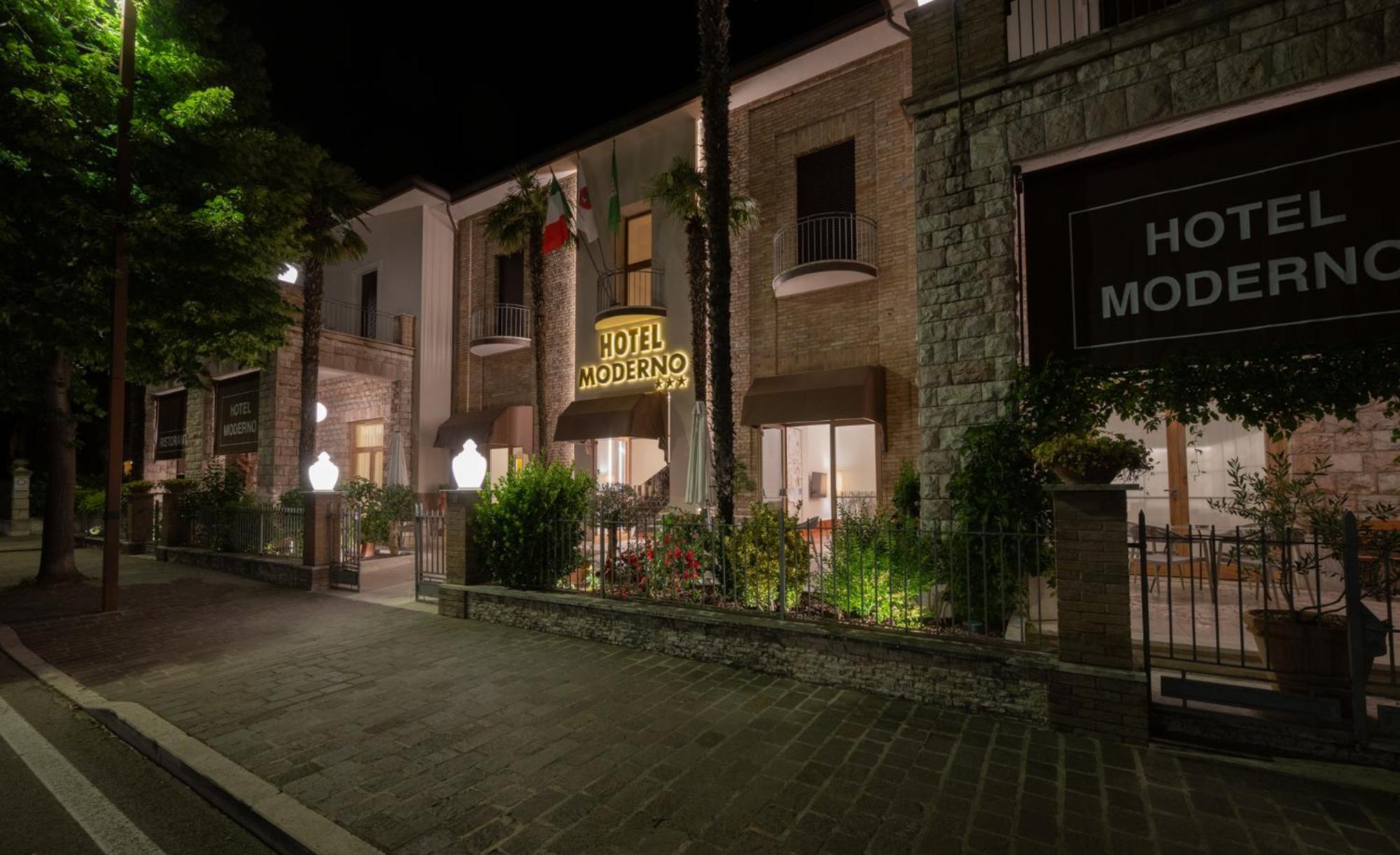 Moderno Hotel 3*