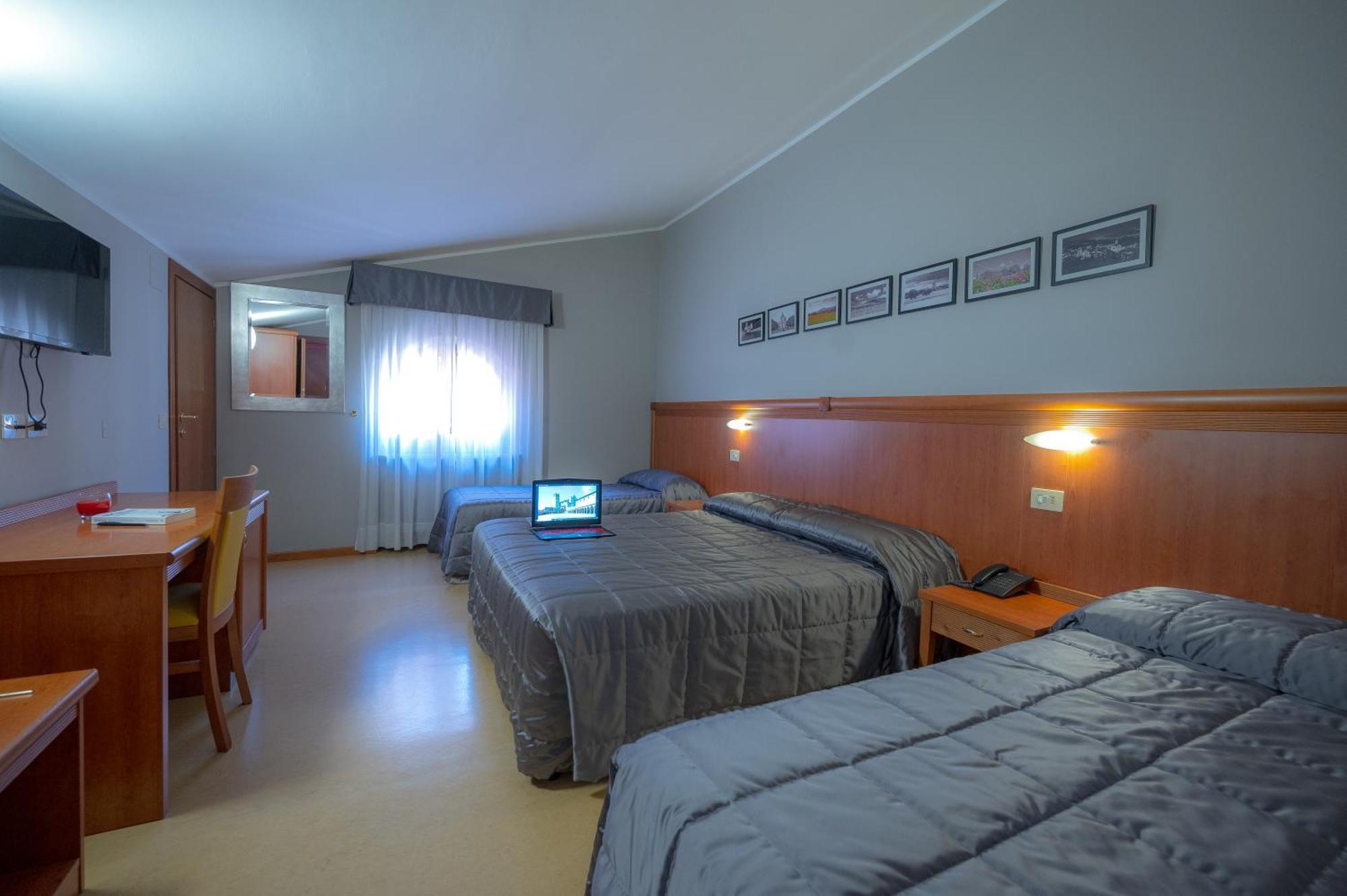 Moderno Hotel Asís